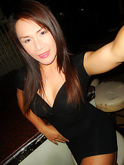 Amateur thai ladyboy showing her perfect dick