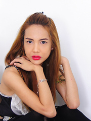 Julia Shiroya makes her debut on Piladyboy!